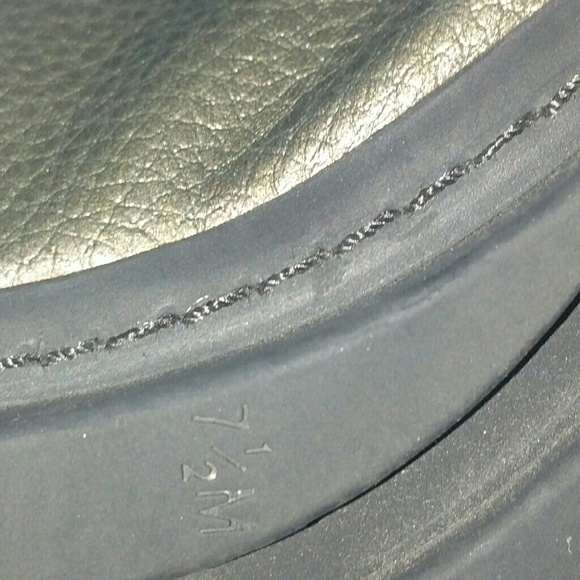 Liz Claiborne metallic flats - Picture 4 of 4